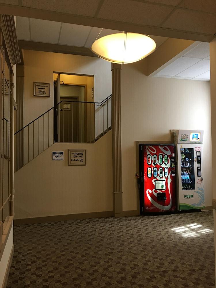 Days Inn & Suites By Wyndham Sault Ste. Marie On Eksteriør bilde