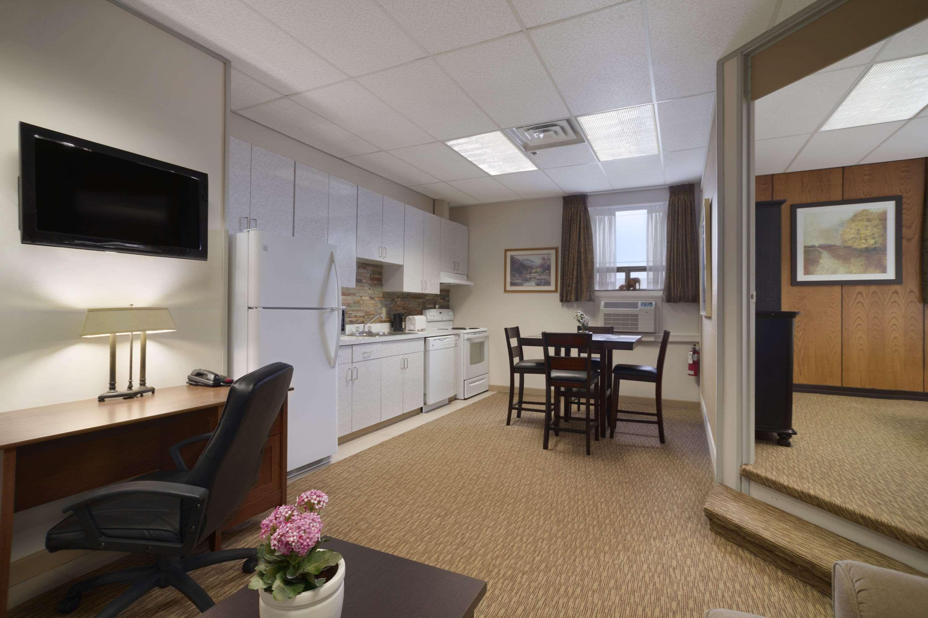Days Inn & Suites By Wyndham Sault Ste. Marie On Eksteriør bilde