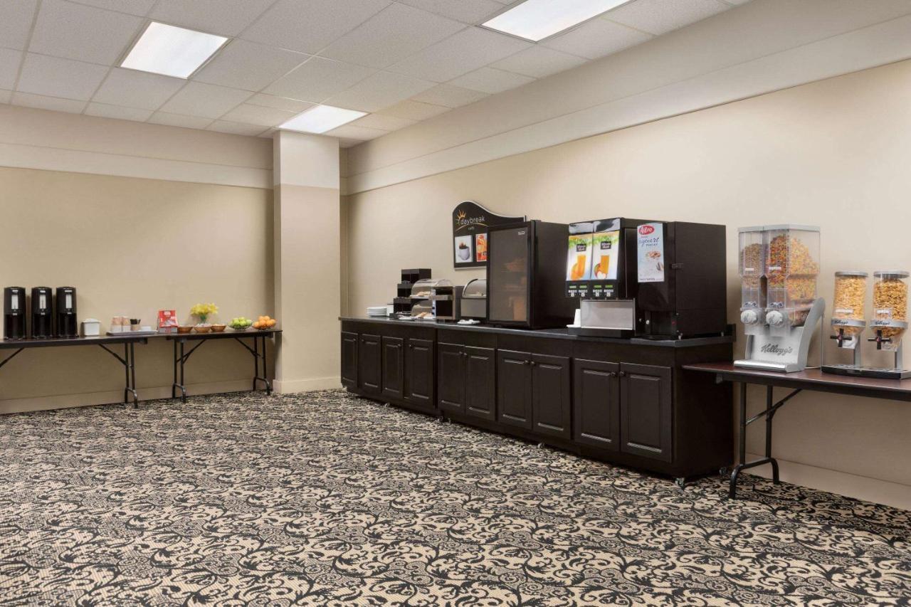 Days Inn & Suites By Wyndham Sault Ste. Marie On Eksteriør bilde