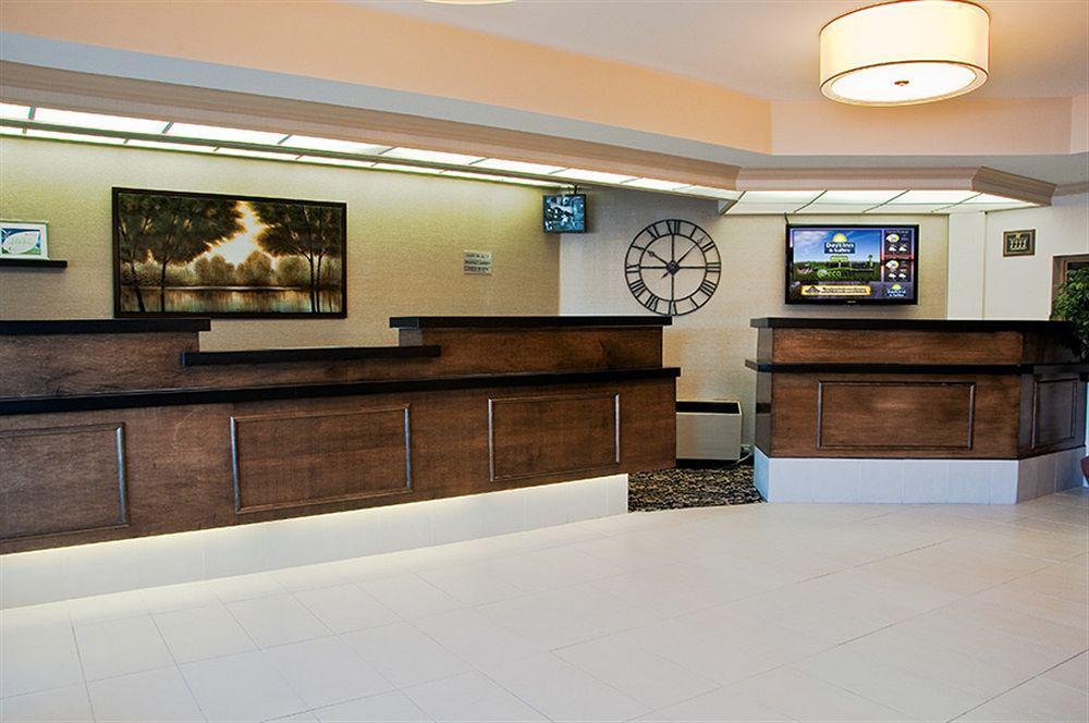 Days Inn & Suites By Wyndham Sault Ste. Marie On Eksteriør bilde