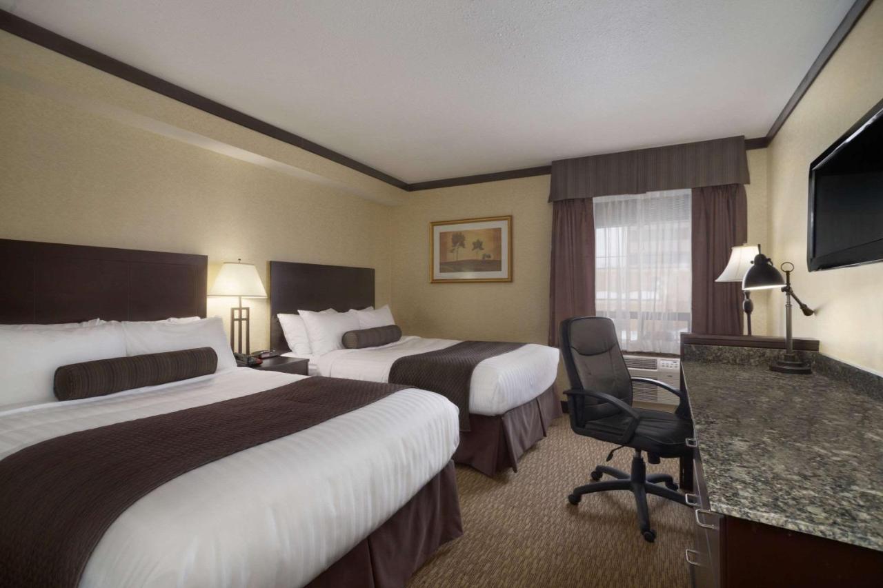 Days Inn & Suites By Wyndham Sault Ste. Marie On Eksteriør bilde