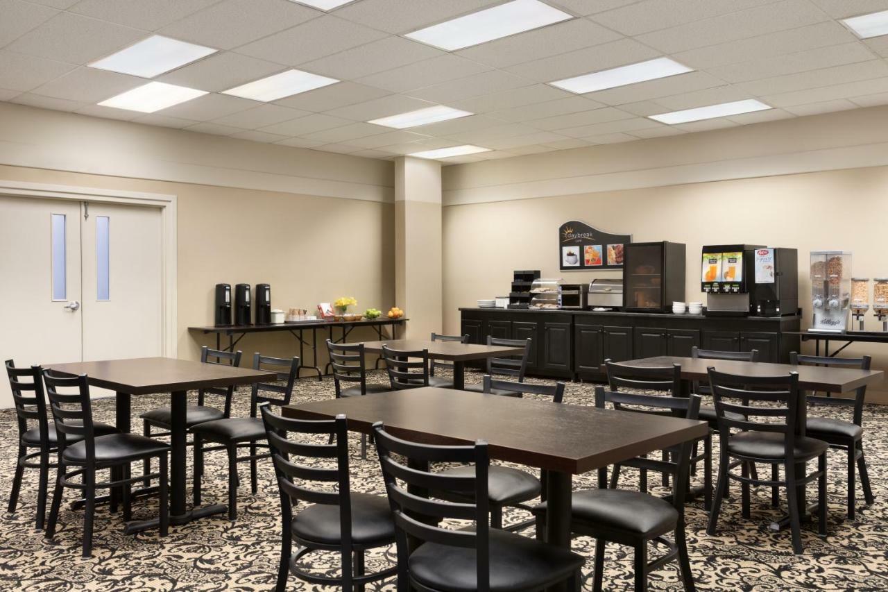 Days Inn & Suites By Wyndham Sault Ste. Marie On Eksteriør bilde